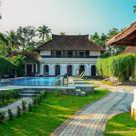 Kumarakom Tharavadu - A Heritage Hotel, Kumarakom Bagian luar foto